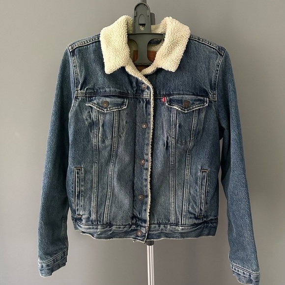 Levi’s Sherpa Lined Trucker Denim Jacket - Picture 3 of 12